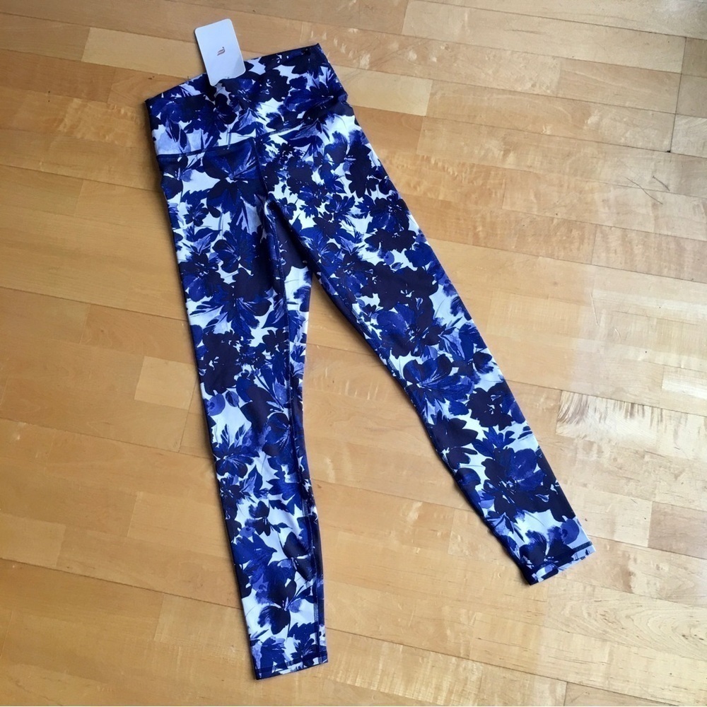 Fabletics High Rise, Powerhold, 7/8 Floral Leggings, Blue, Black, White, Size XS